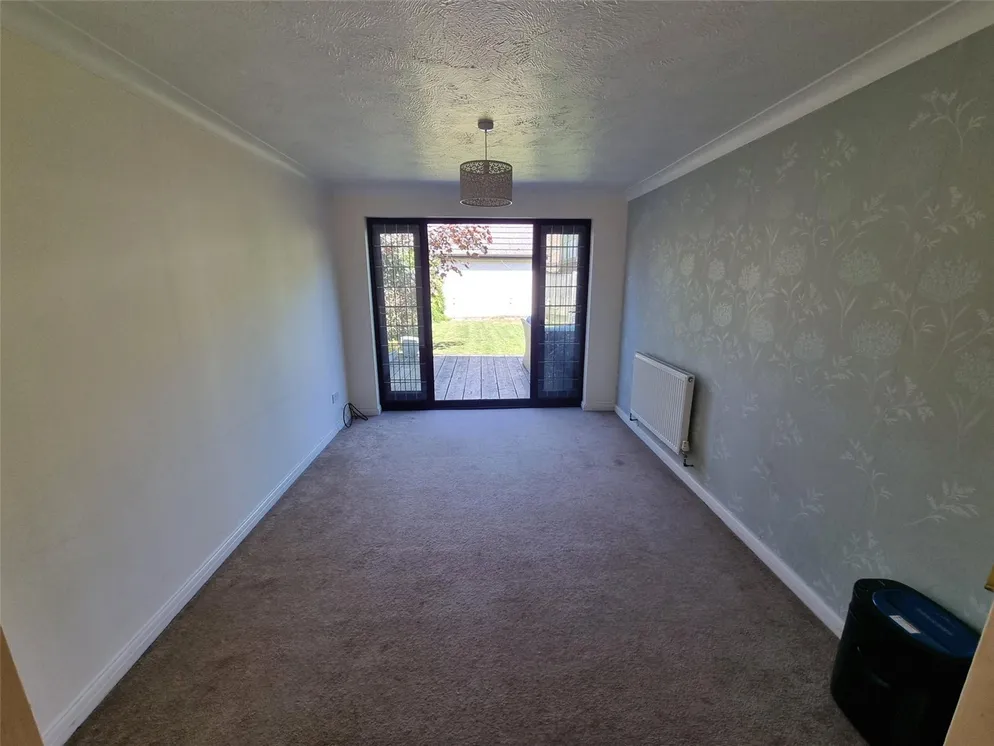 Property carousel item 12