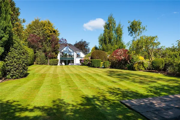 Yew Tree Way, Prestbury, SK10 photo 3