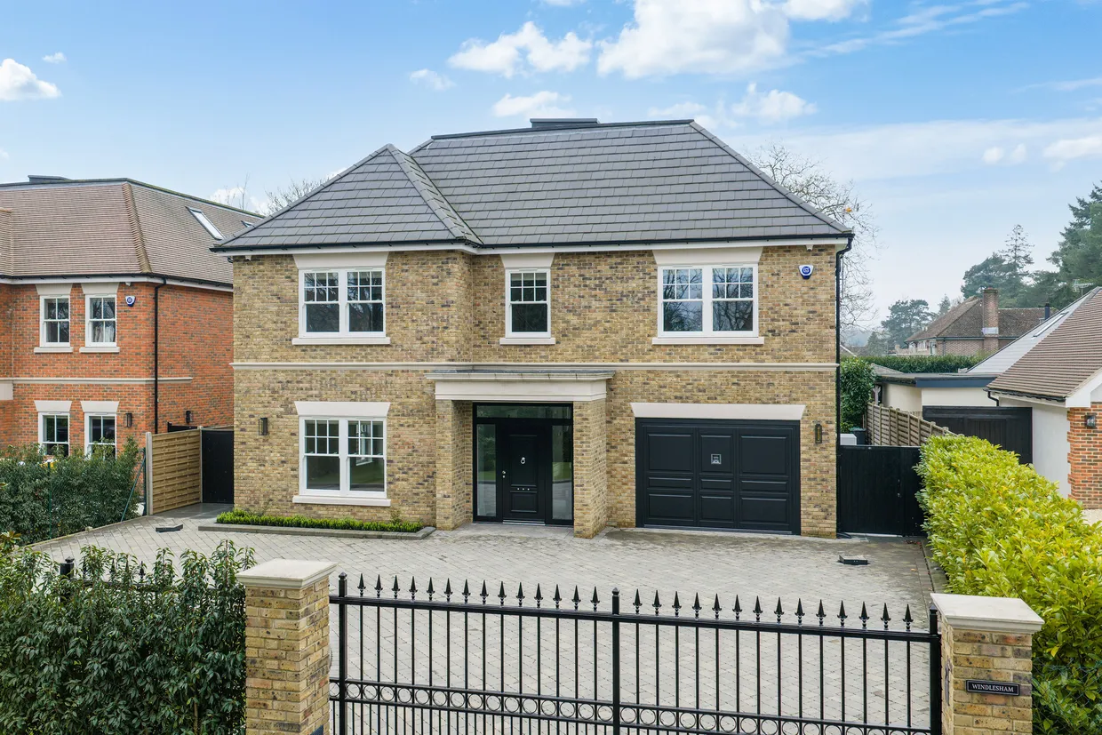 Furze Grove, Kingswood, KT20 photo 1