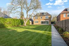 Furze Grove, Kingswood, KT20 photo 2