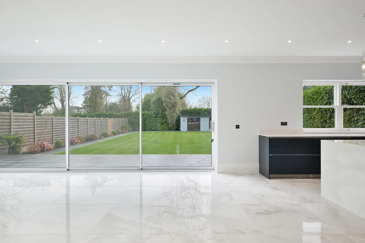 Furze Grove, Kingswood, KT20 photo 3