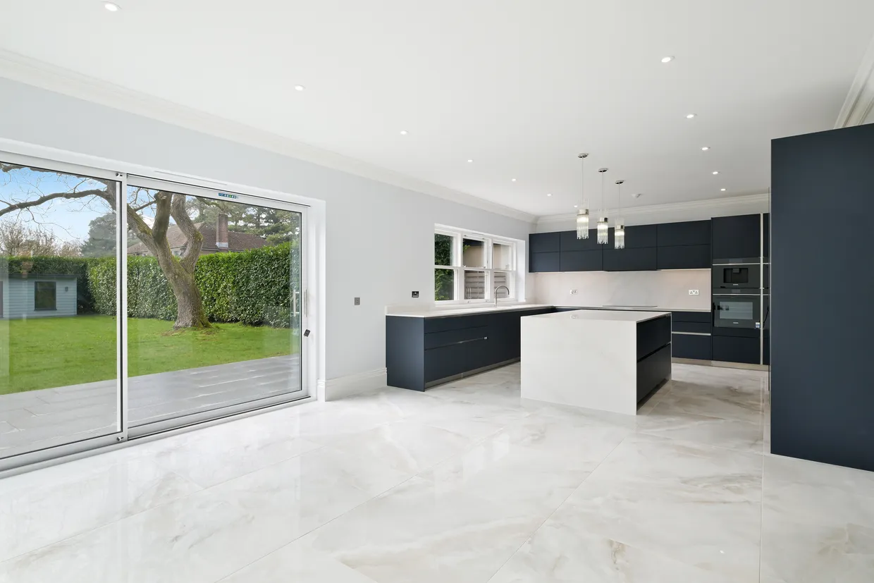 Furze Grove, Kingswood, KT20 photo 5