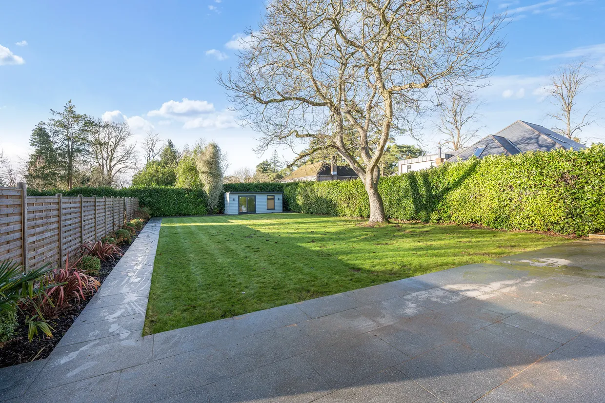 Furze Grove, Kingswood, KT20 photo 9