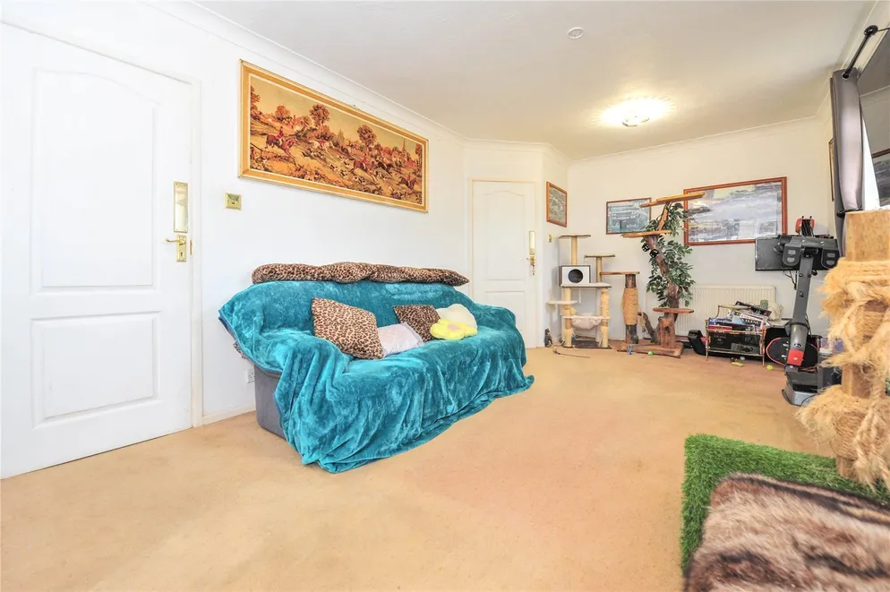 Property carousel item 8