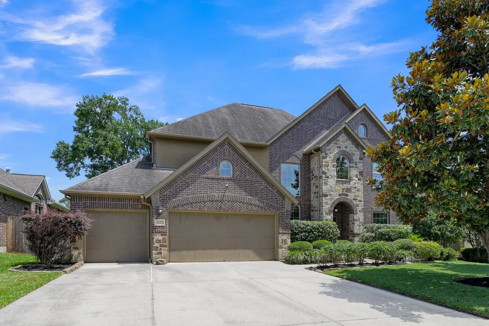 2033 Brodie Ln, Conroe, TX 77301