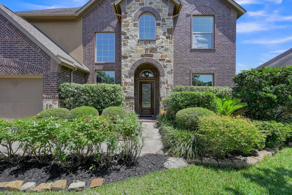 2033 Brodie Ln, Conroe, TX 77301