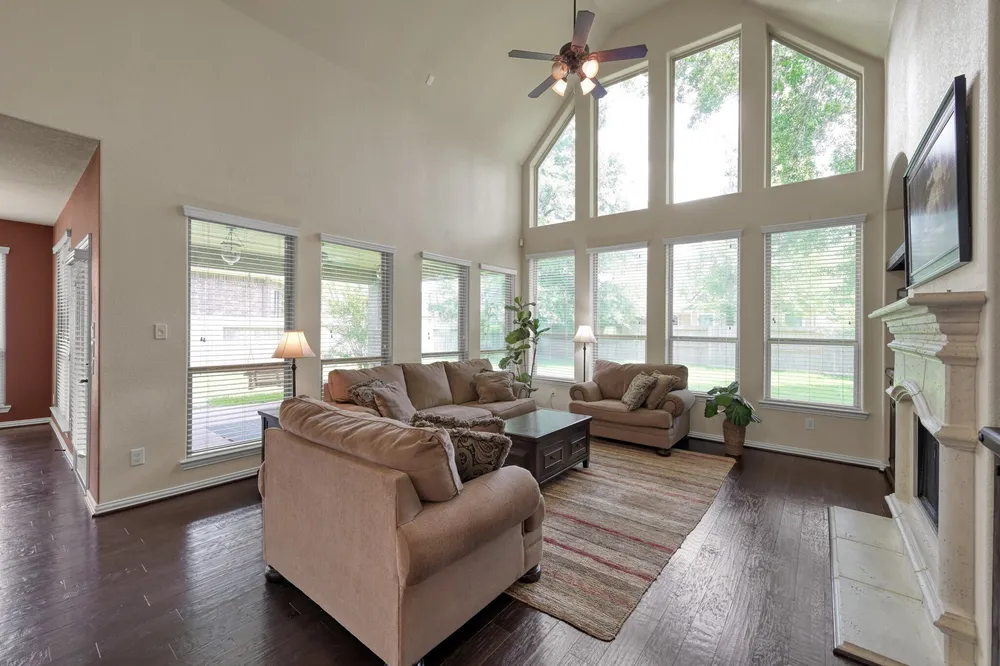 2033 Brodie Ln, Conroe, TX 77301