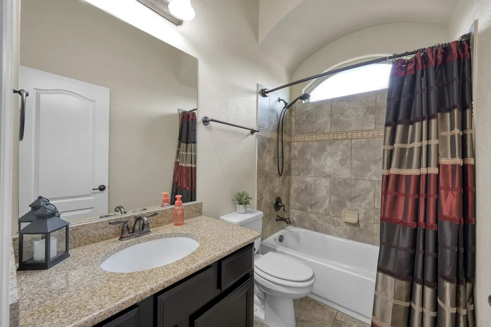 2033 Brodie Ln, Conroe, TX 77301