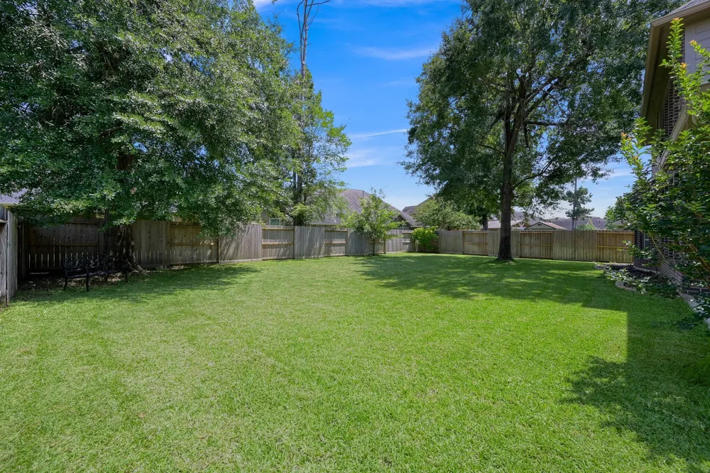 2033 Brodie Ln, Conroe, TX 77301