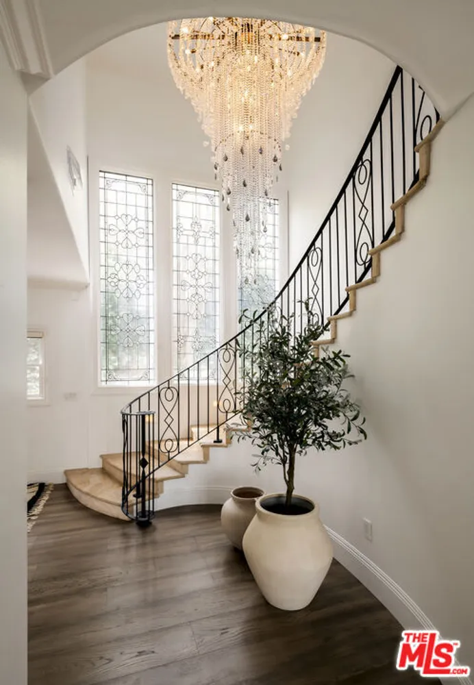 12917 Galewood St, Studio City, CA 91604
