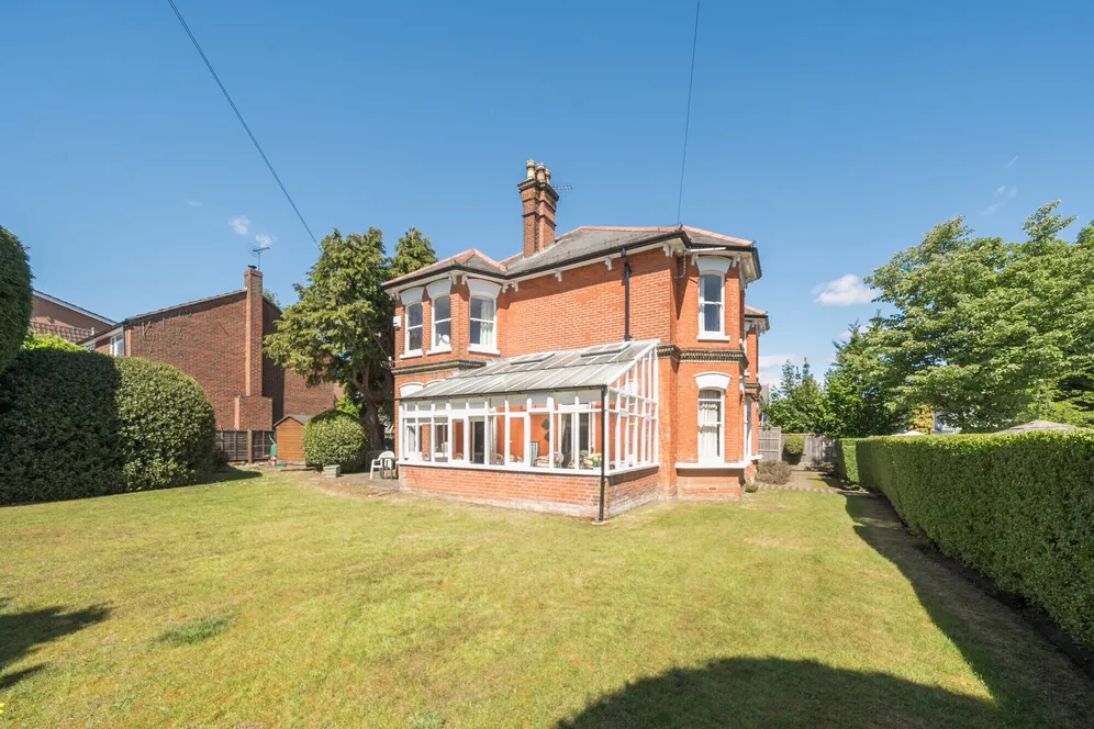 Cargate Avenue, Aldershot, GU11 photo 2