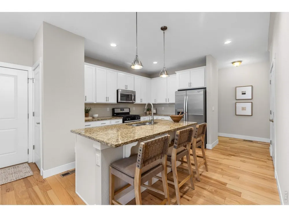 653 Grandview Meadows Dr, Longmont, CO 80503