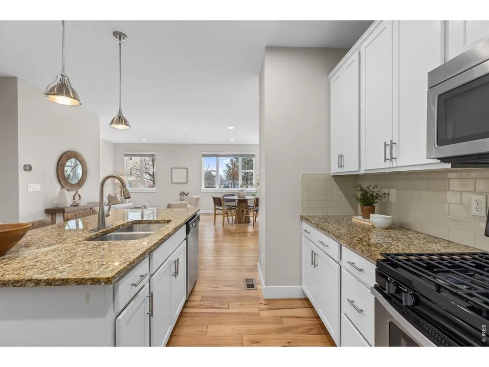 653 Grandview Meadows Dr, Longmont, CO 80503