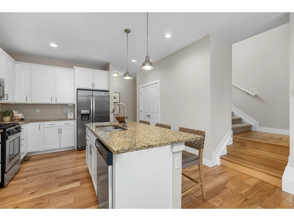 653 Grandview Meadows Dr, Longmont, CO 80503