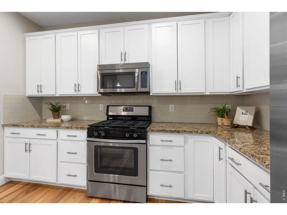 653 Grandview Meadows Dr, Longmont, CO 80503