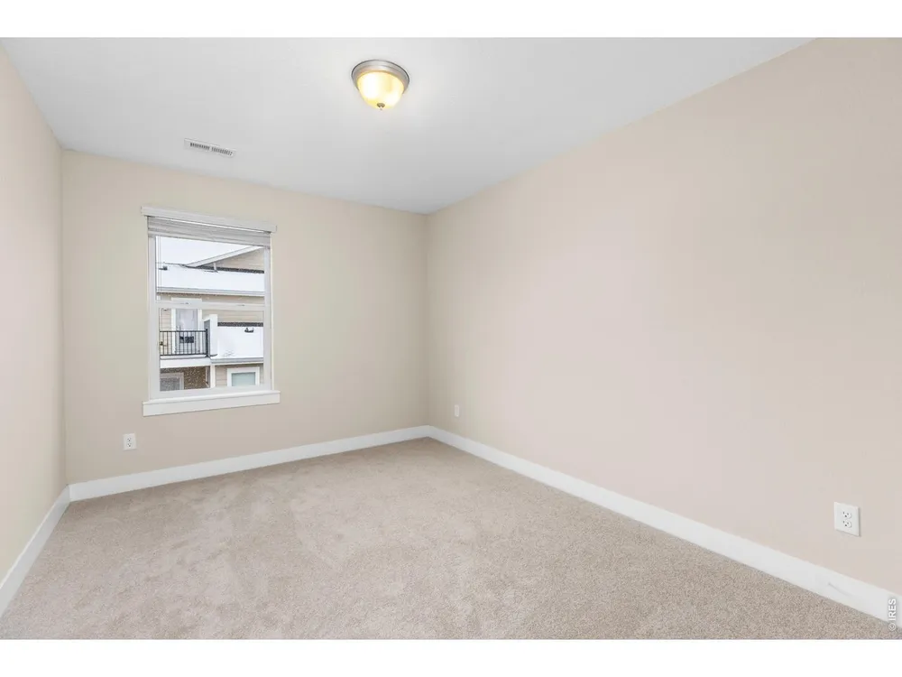 653 Grandview Meadows Dr, Longmont, CO 80503