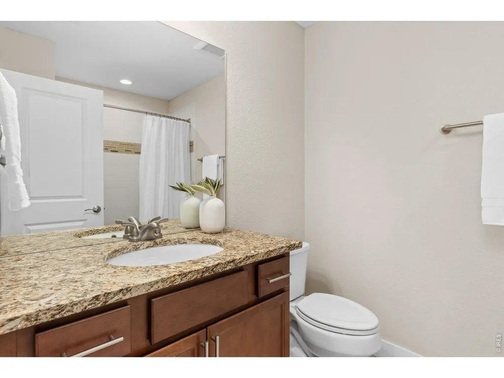 653 Grandview Meadows Dr, Longmont, CO 80503