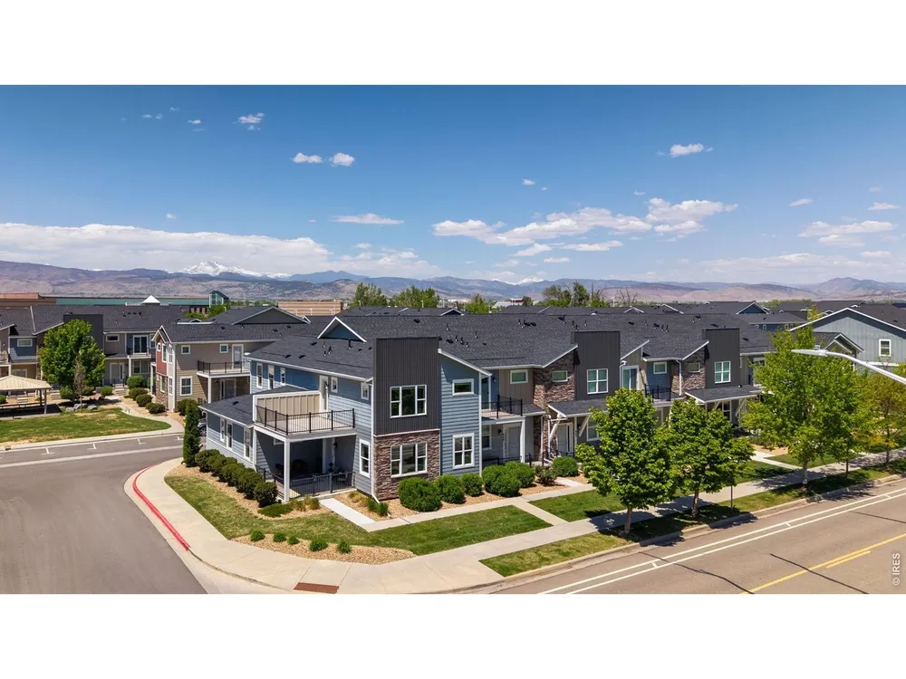 653 Grandview Meadows Dr, Longmont, CO 80503