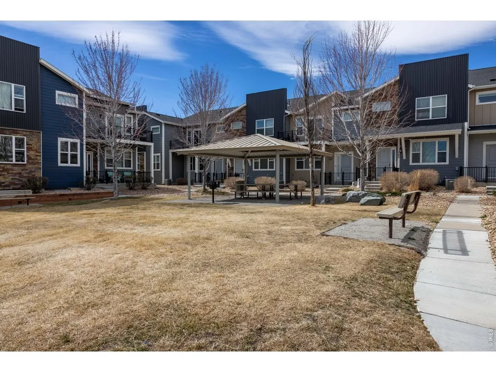 653 Grandview Meadows Dr, Longmont, CO 80503
