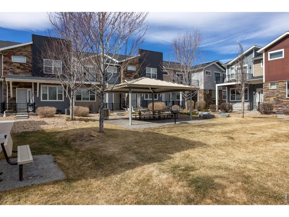 653 Grandview Meadows Dr, Longmont, CO 80503