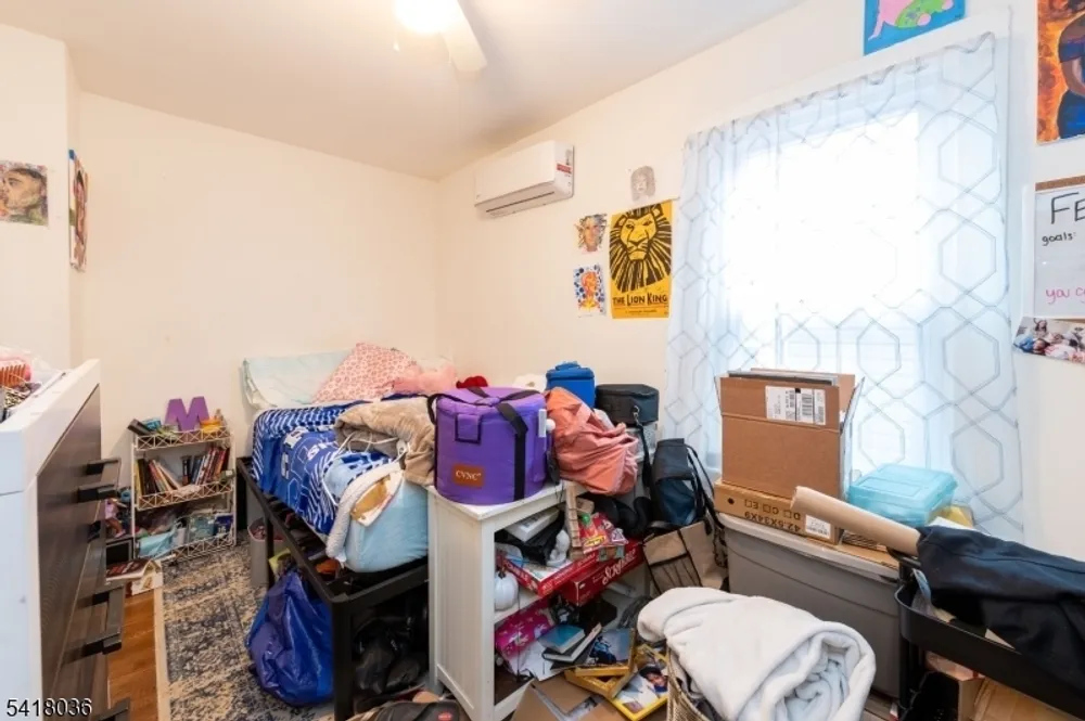 579 Nassau St, Orange, NJ 07050