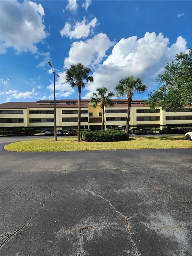 13612 S Village Dr, Tampa, FL 33618