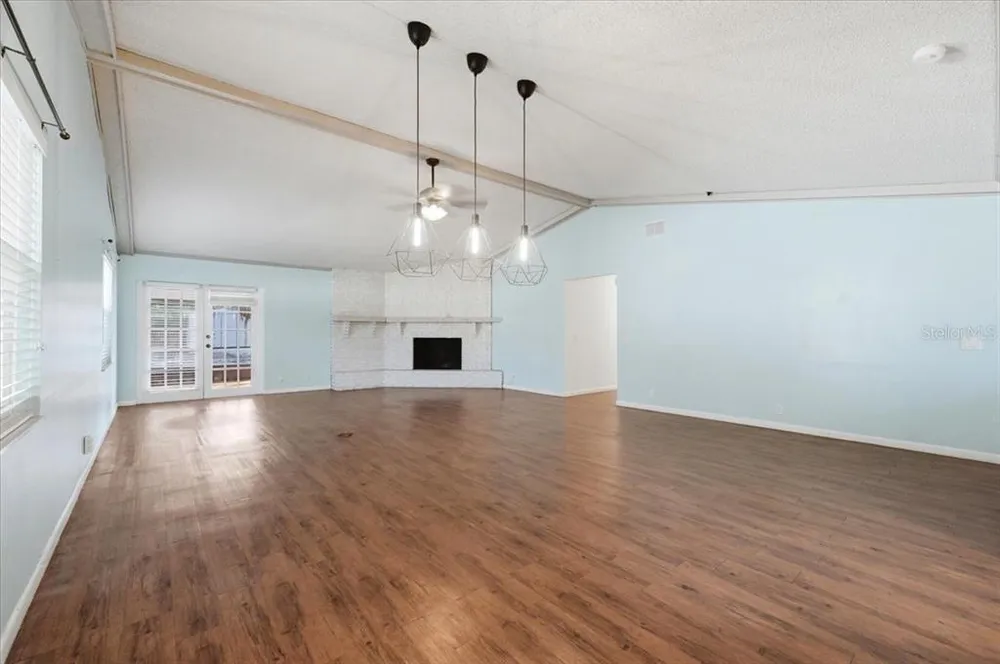 430 Hillcrest Dr SE, Winter Haven, FL 33884
