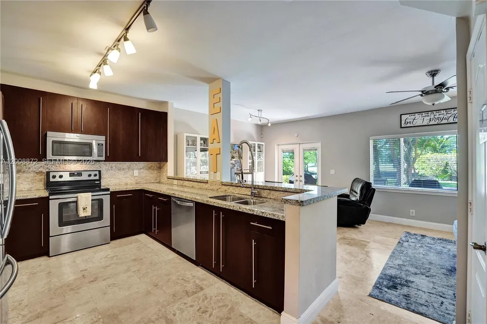 13206 NW 7th Pl, Plantation, FL 33325
