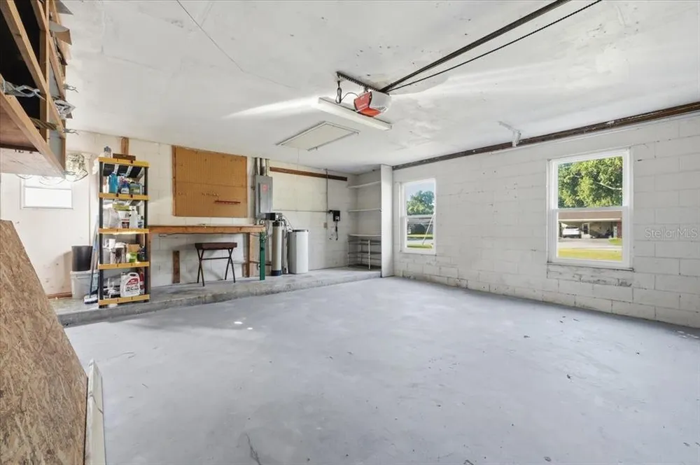 430 Hillcrest Dr SE, Winter Haven, FL 33884