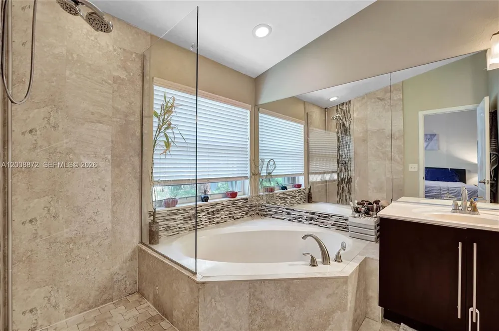 13206 NW 7th Pl, Plantation, FL 33325