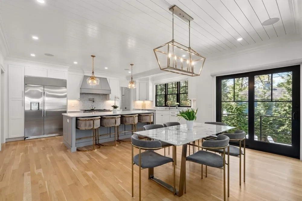 7 Massasoit Rd, Wellesley, MA 02481