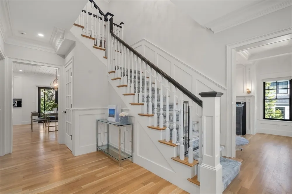 7 Massasoit Rd, Wellesley, MA 02481