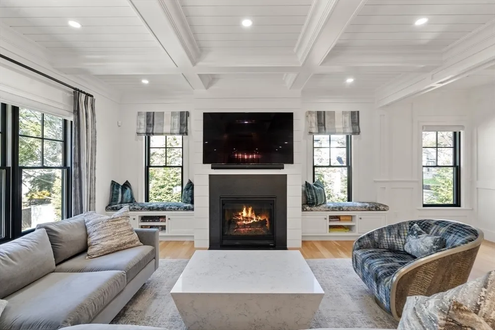 7 Massasoit Rd, Wellesley, MA 02481