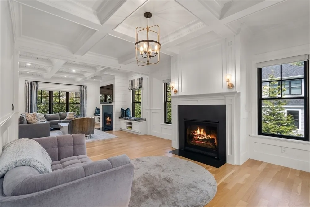7 Massasoit Rd, Wellesley, MA 02481