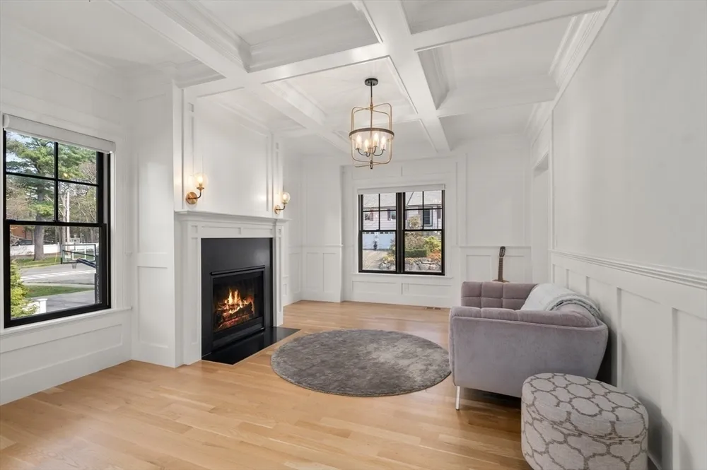 7 Massasoit Rd, Wellesley, MA 02481