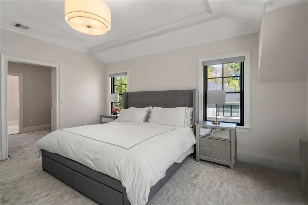 7 Massasoit Rd, Wellesley, MA 02481