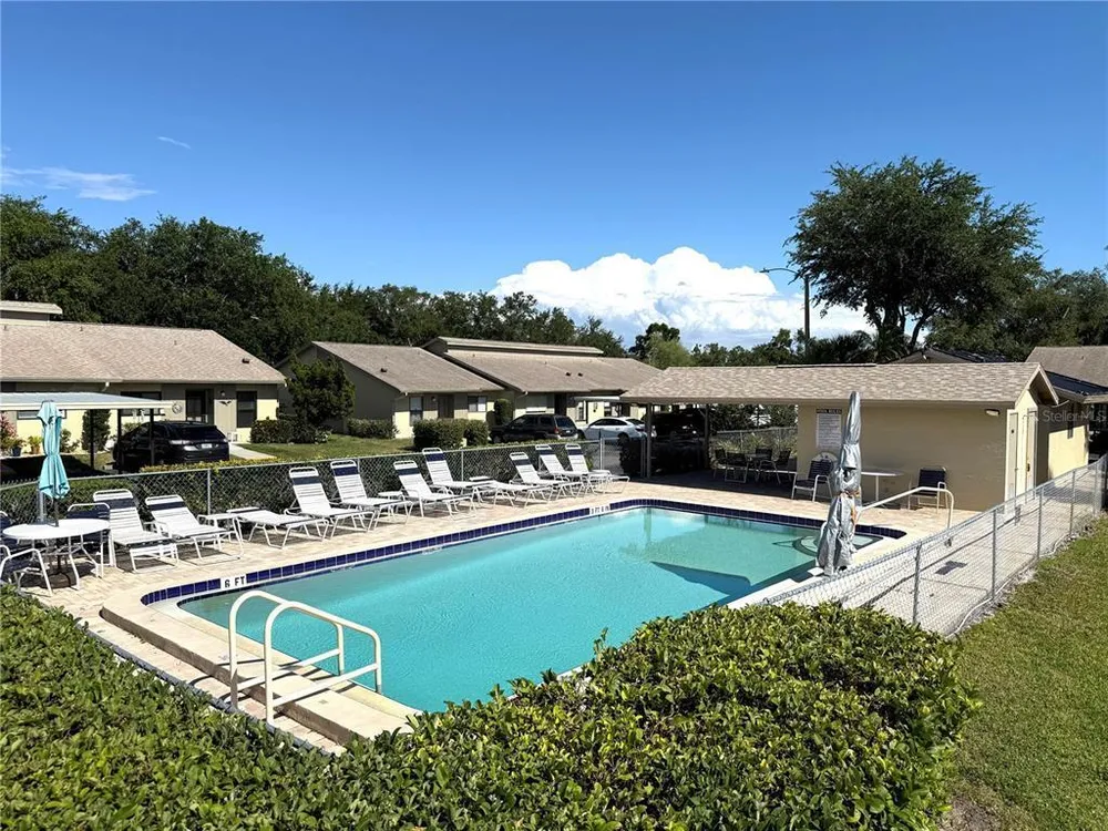 2723 60th Avenue Dr W, Bradenton, FL 34207