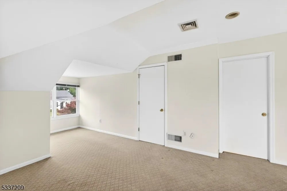 122 Aurora St, Lopatcong Overlook, NJ 08865