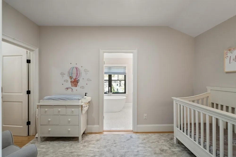 7 Massasoit Rd, Wellesley, MA 02481
