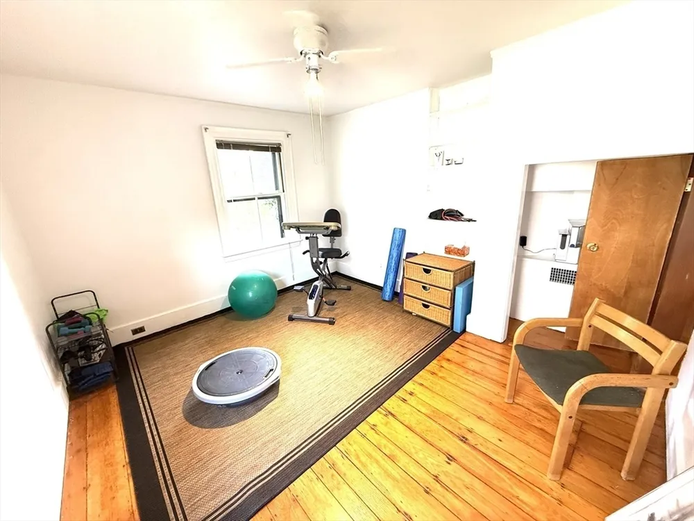 32 Hawthorn St, Cambridge, MA 02138