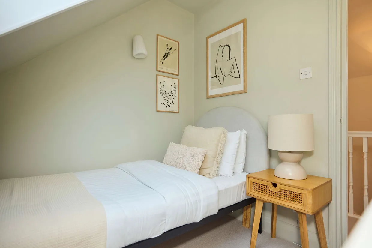 Macroom Road, London, W9 photo 18