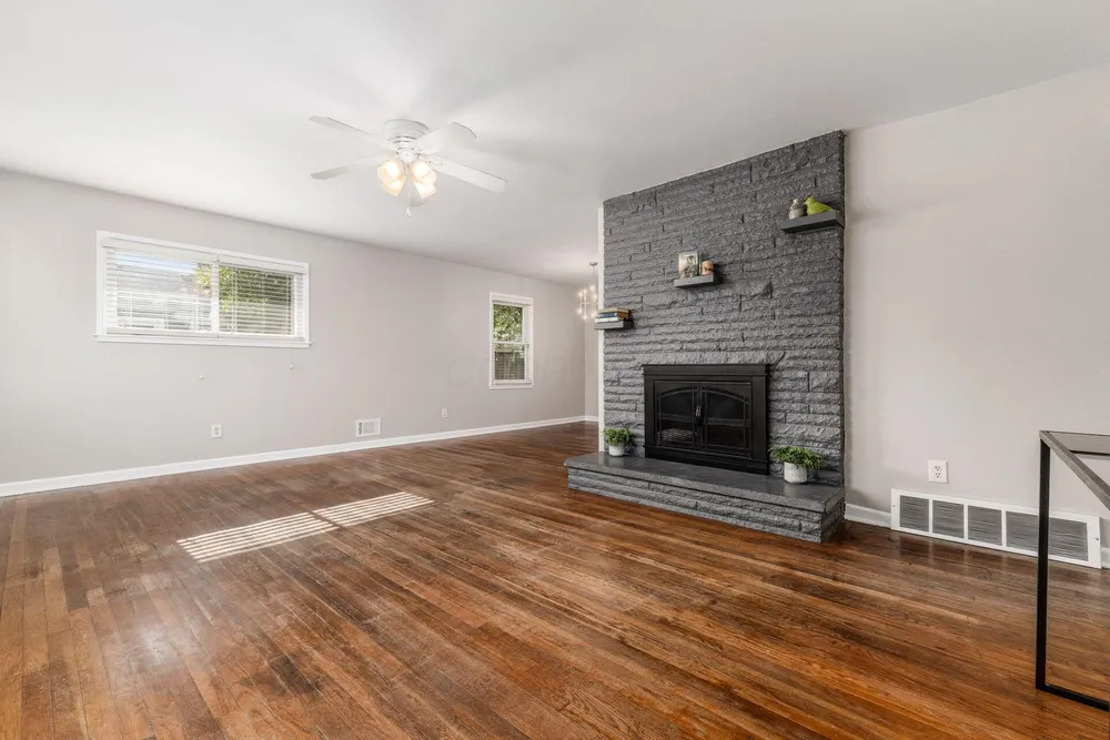 2925 Ashby Rd, Columbus, OH 43209