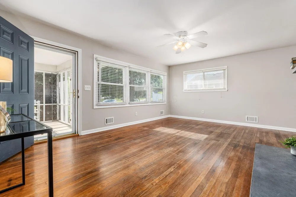 2925 Ashby Rd, Columbus, OH 43209