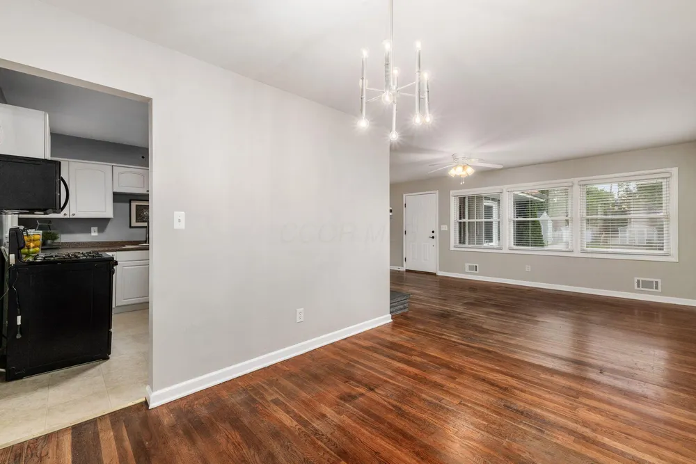 2925 Ashby Rd, Columbus, OH 43209