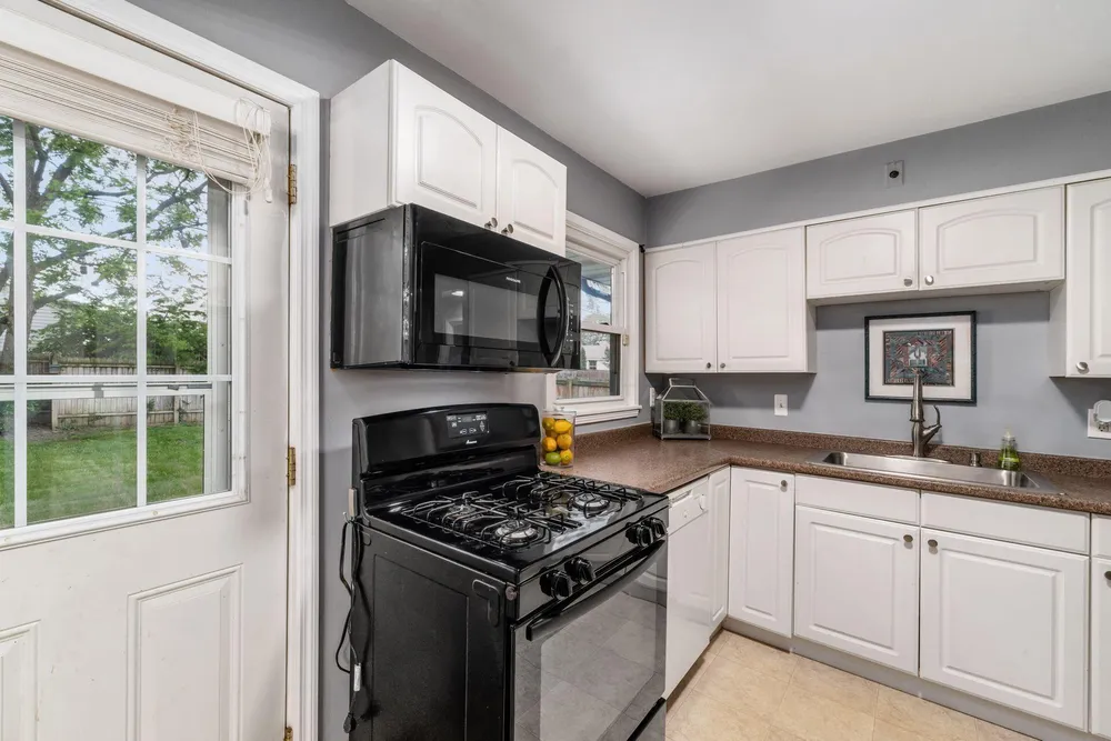 2925 Ashby Rd, Columbus, OH 43209