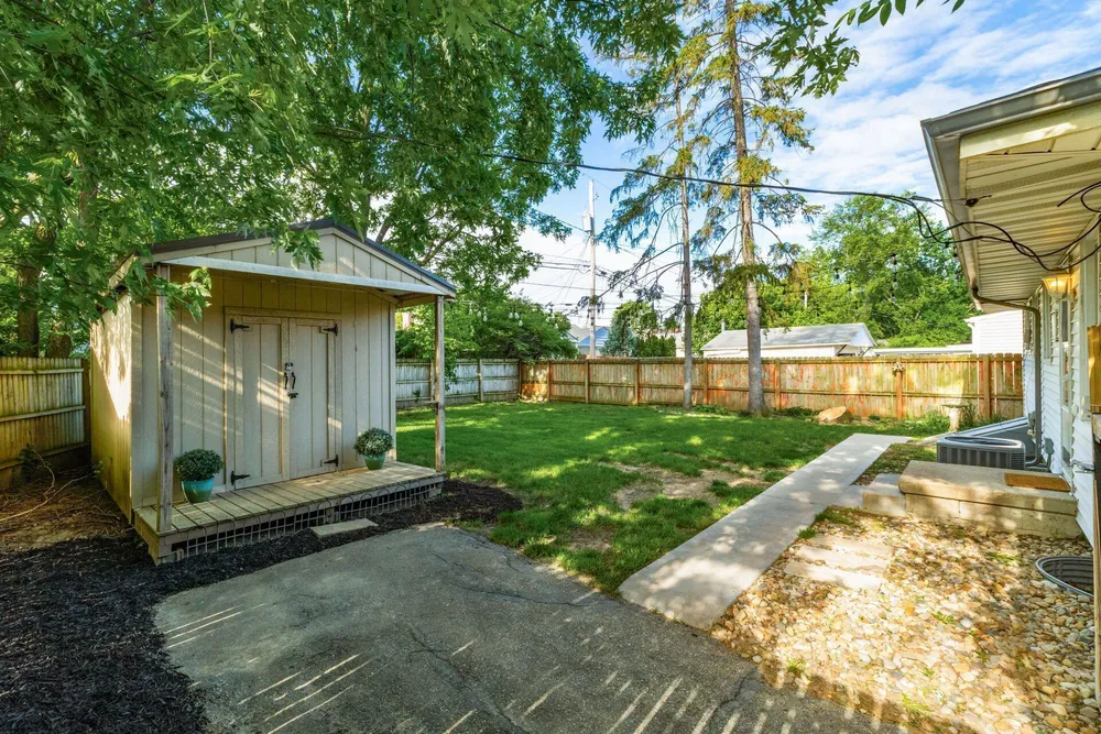 2925 Ashby Rd, Columbus, OH 43209