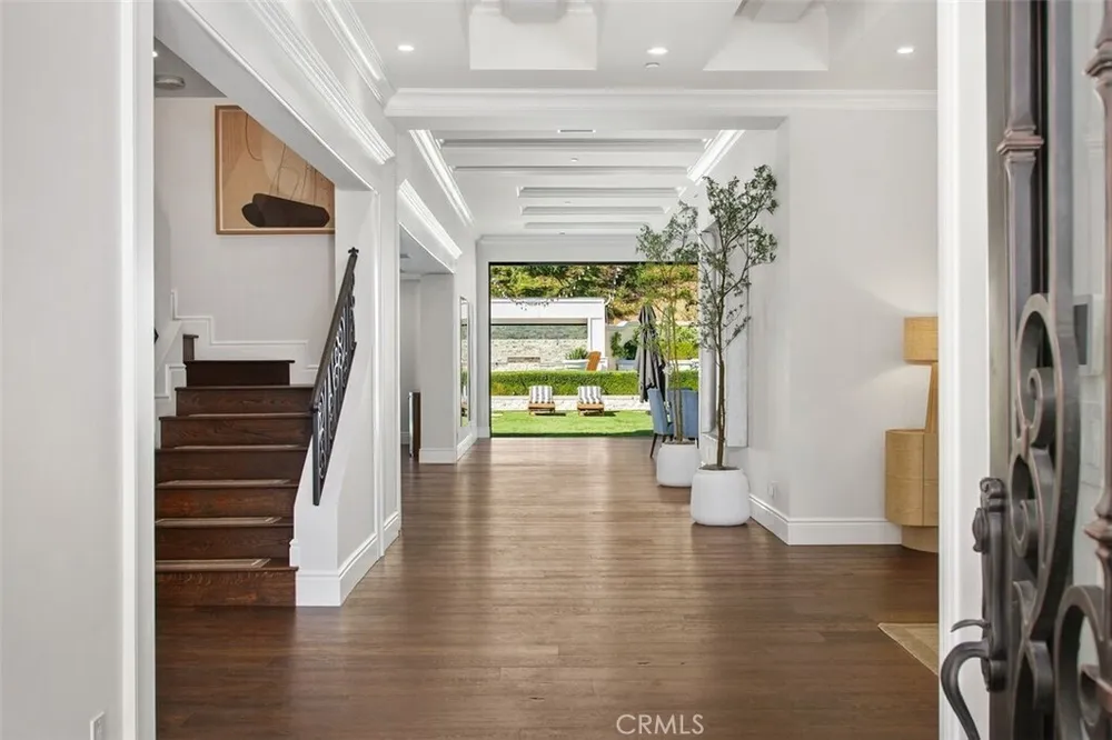 4 Inverness Ln, Newport Beach, CA 92660