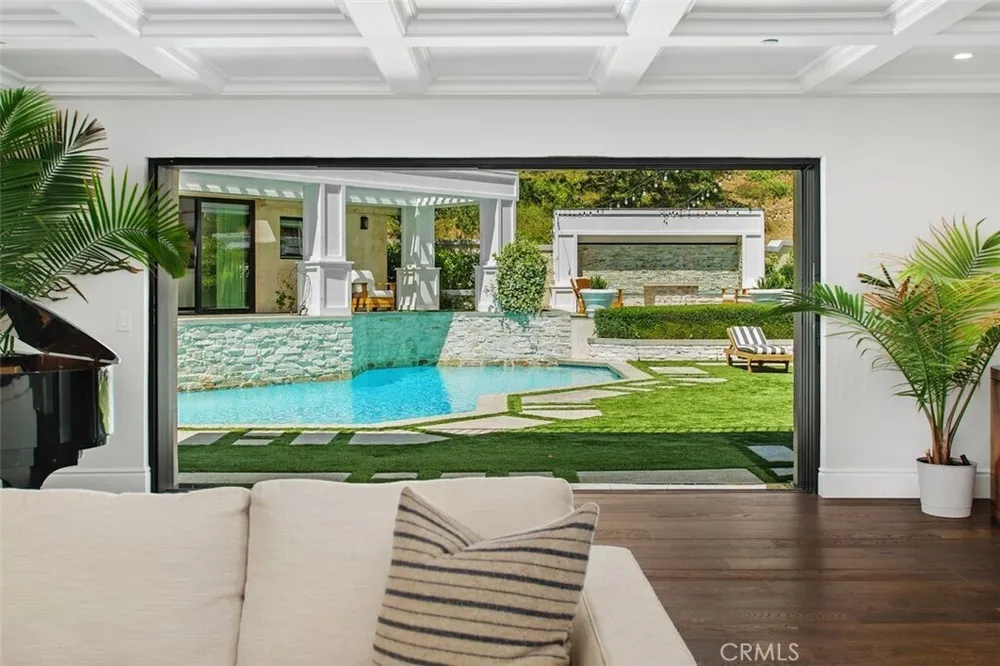 4 Inverness Ln, Newport Beach, CA 92660