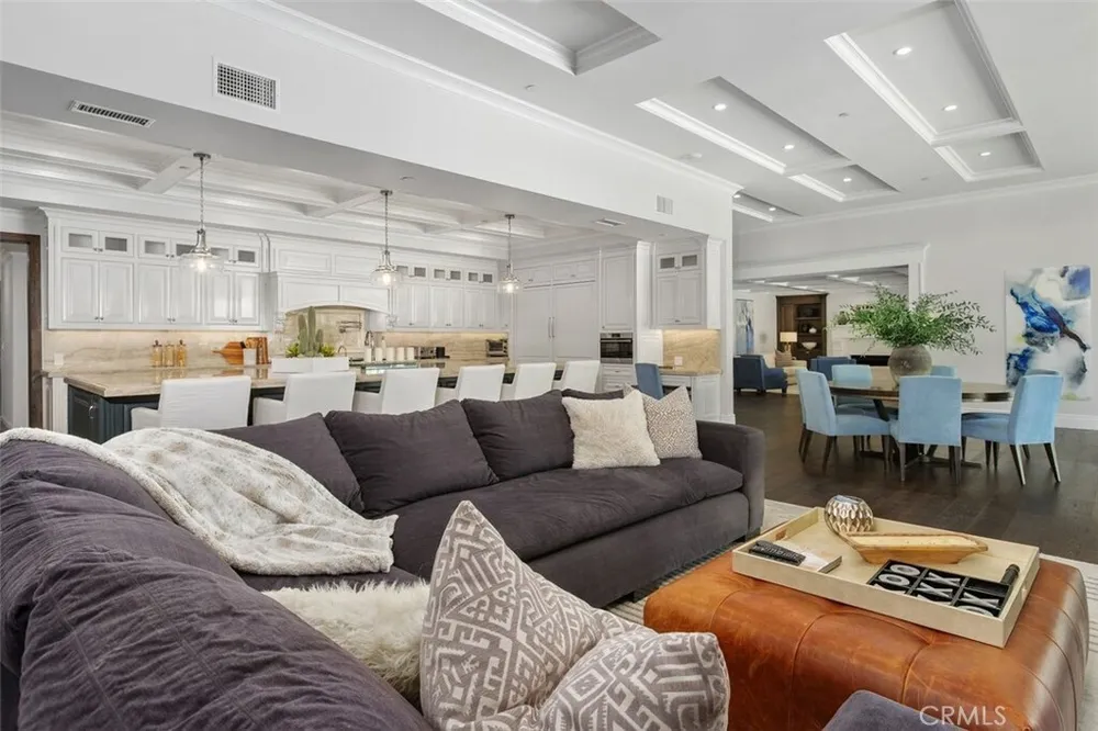 4 Inverness Ln, Newport Beach, CA 92660