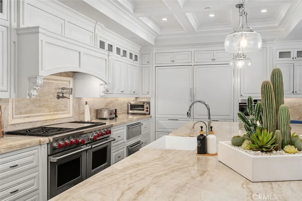 4 Inverness Ln, Newport Beach, CA 92660